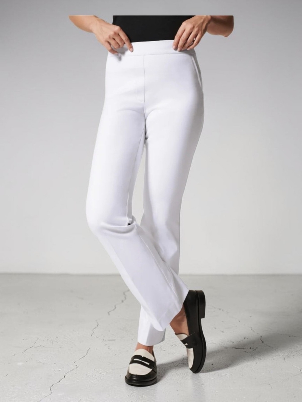 NEW The Spanx On-The-Go Kick Flare Pants in classic white